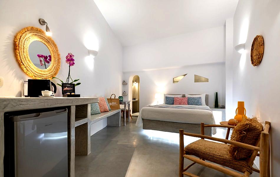 Kima Oia Suites